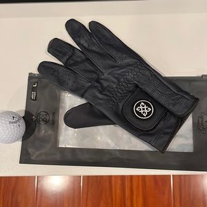 Golf glove, supple leather. G/fore Men’s right size large. Brand new!